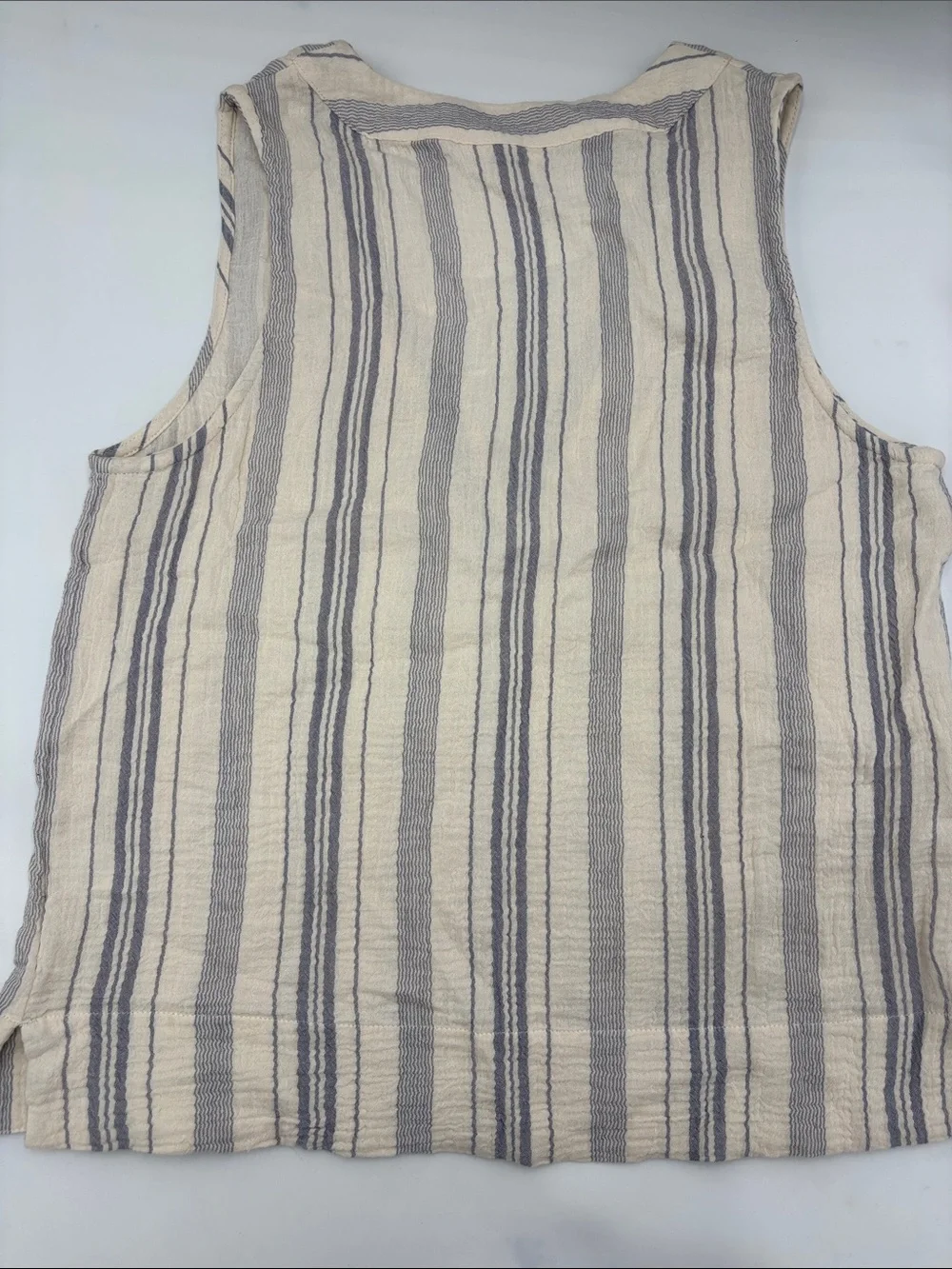 Faherty Dune Cotton Gauze Popover V-Neck Top - Picture 4 of 6